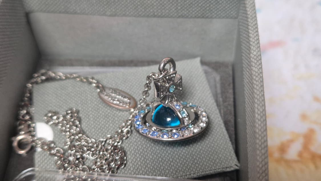 비비안 웨스트우드 클라레타 ORB 블루 목걸이 상품이미지1