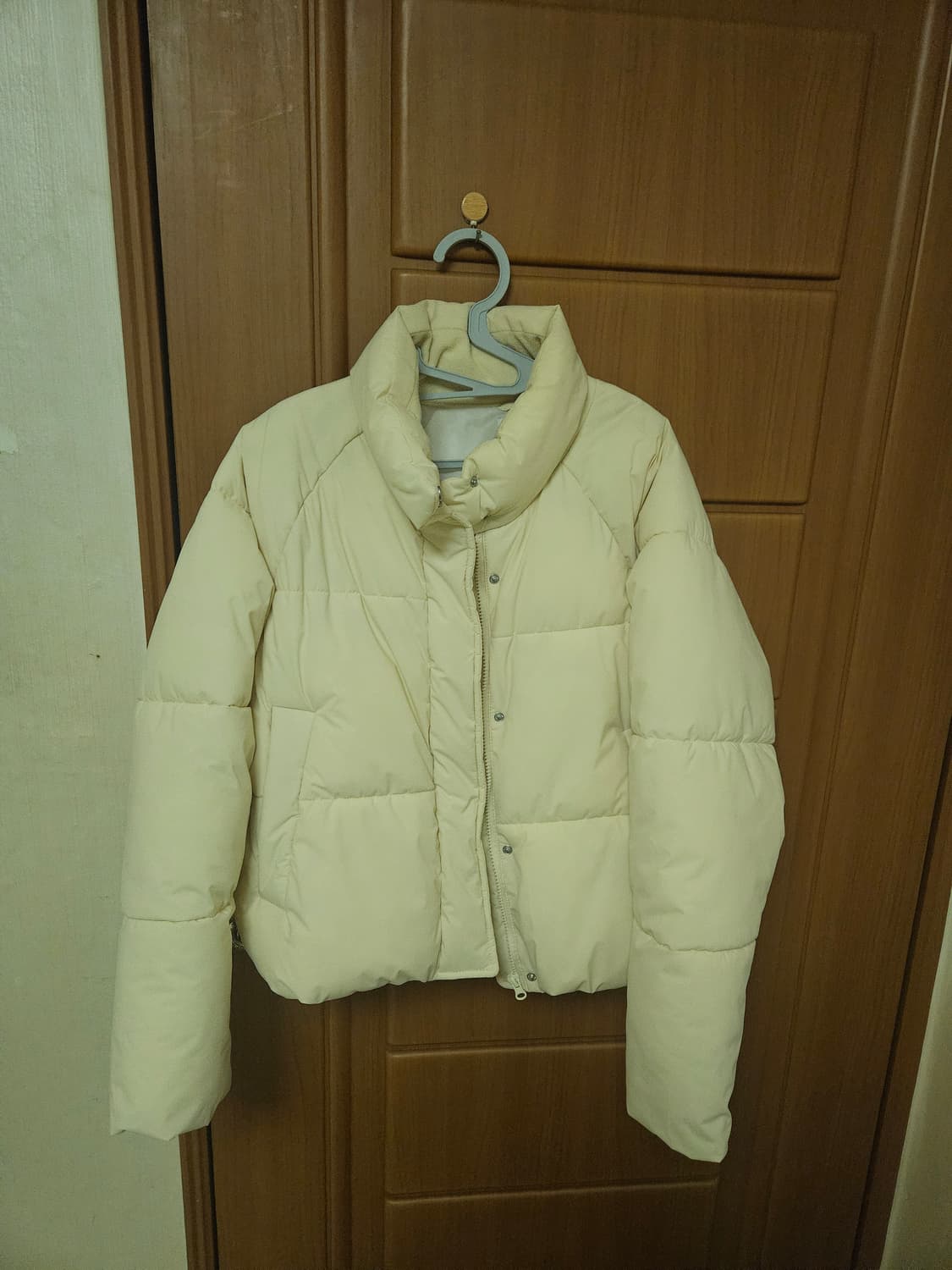 스파오 여성용 옐로우 패딩 M사이즈 상품이미지1