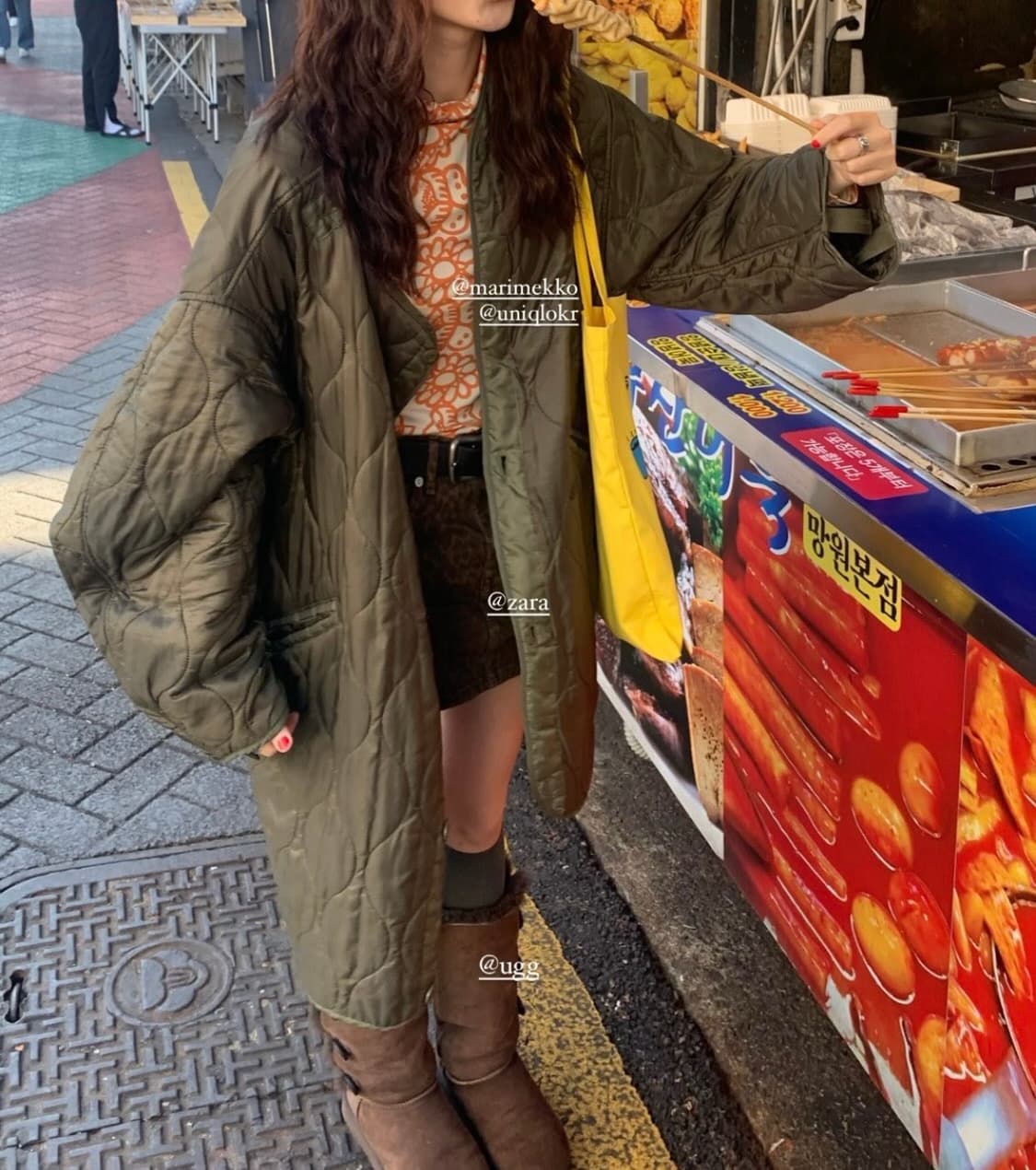 유니클로 마리메꼬 터틀넥 티셔츠 상품이미지6