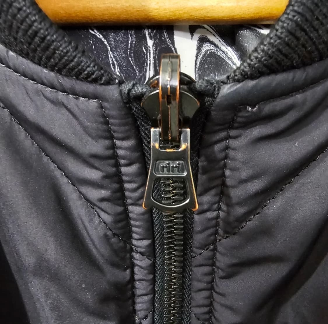 산드로 옴므 마블 프린트 리버시블 퀼팅 봄버 자켓 95 상품이미지8