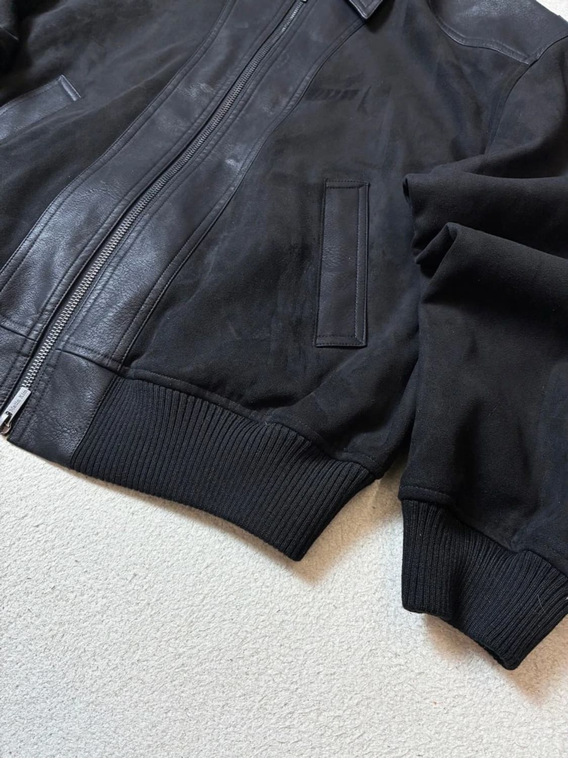 마뗑킴 25FW 스웨이드 믹스 레더 집업 자켓 PN7729 상품이미지3