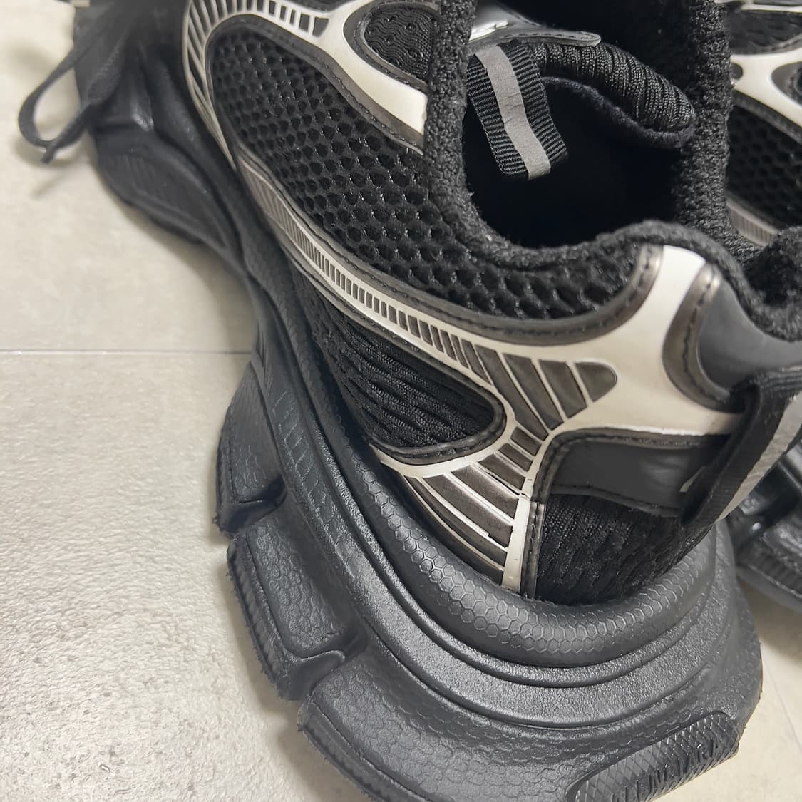 (우체국 택포가격) 발렌시아가 3XL 스니커즈 블랙 화이트 43 상품이미지8