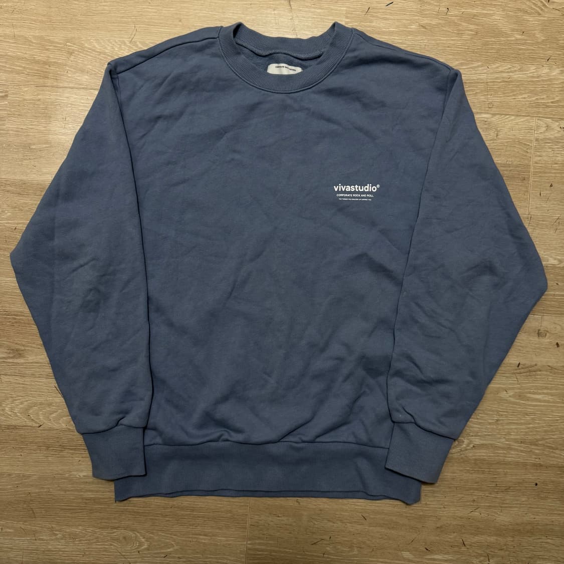 비바스튜디오 라운드 맨투맨 상품이미지1