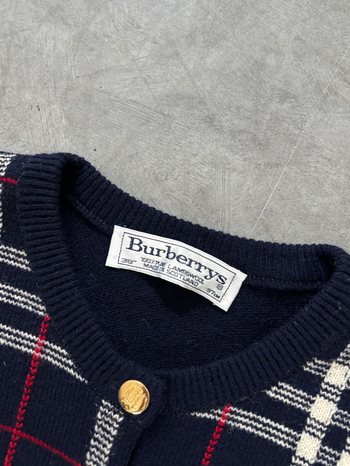 Burberry 버버리 네이비 노바체크 금장 가디건 상품이미지3