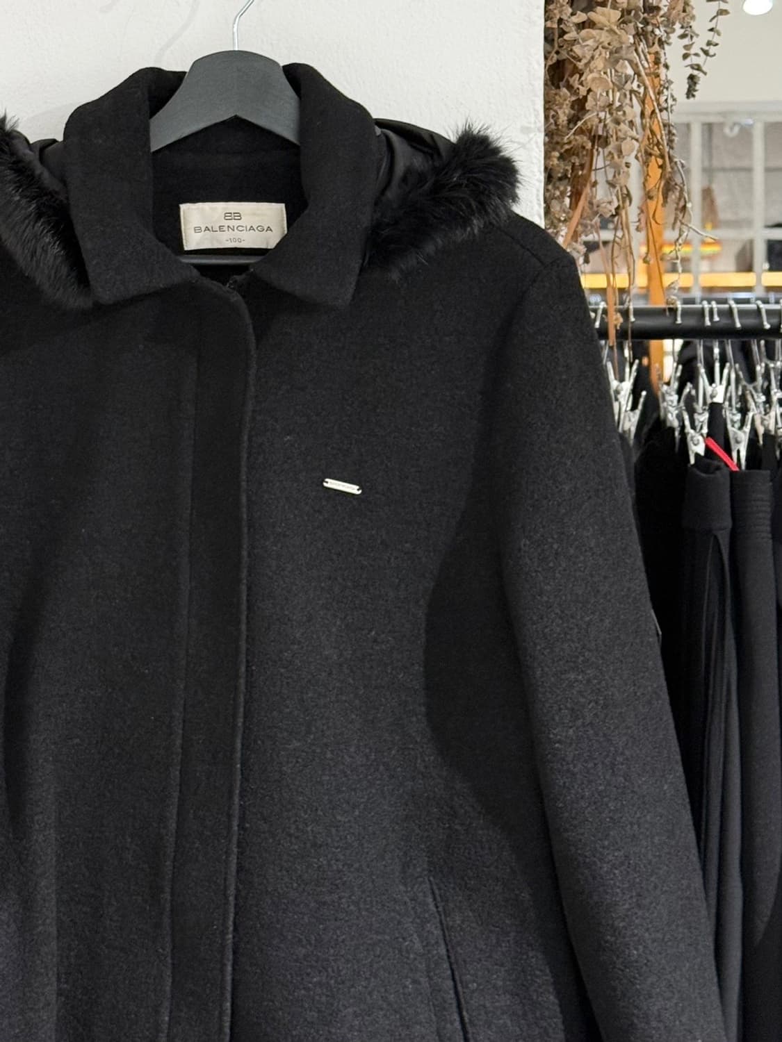 발렌시아가 블랙 퍼카라 싱글 울 코트 상품이미지3