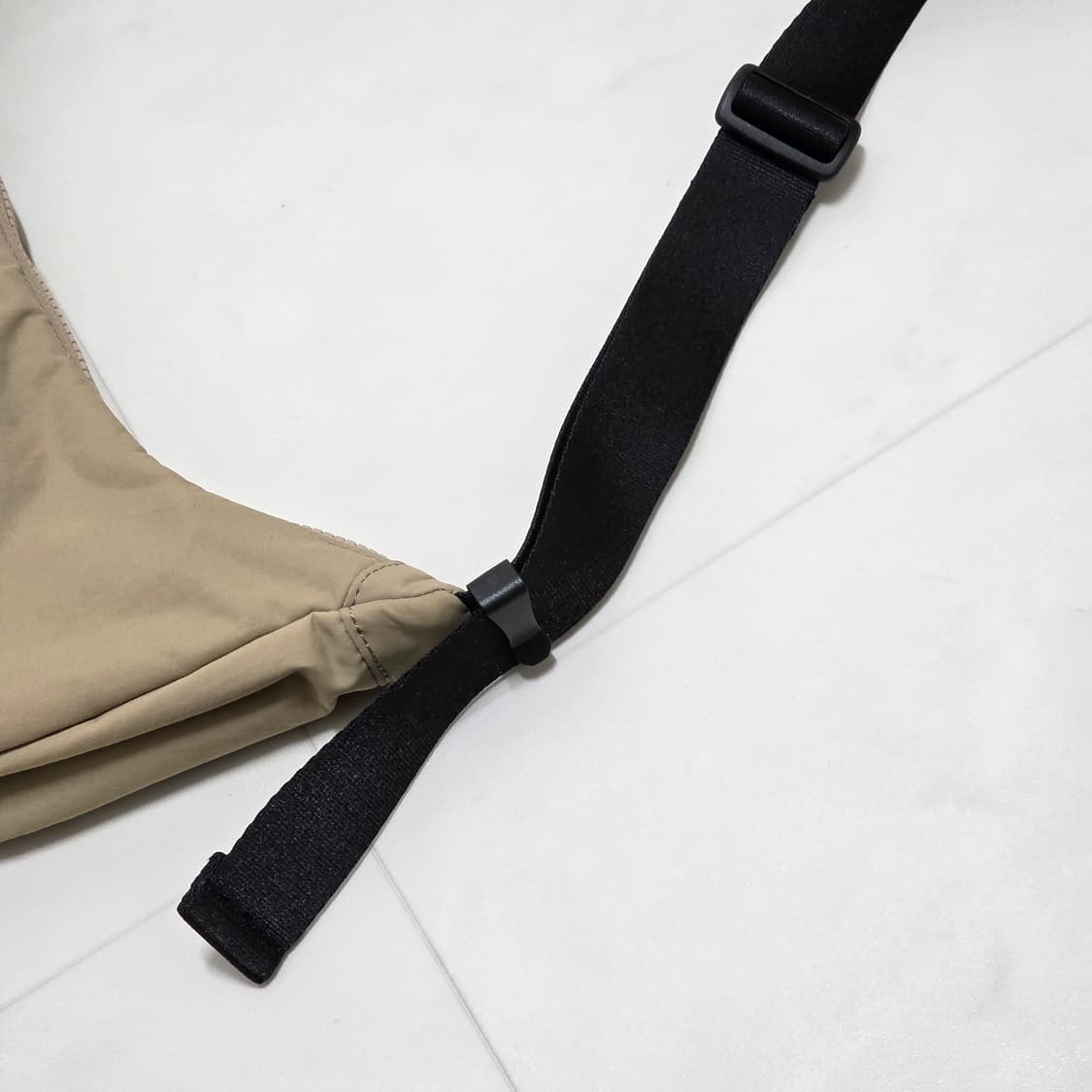 네파 신형 크로스백 반달백 베이지 상품이미지3