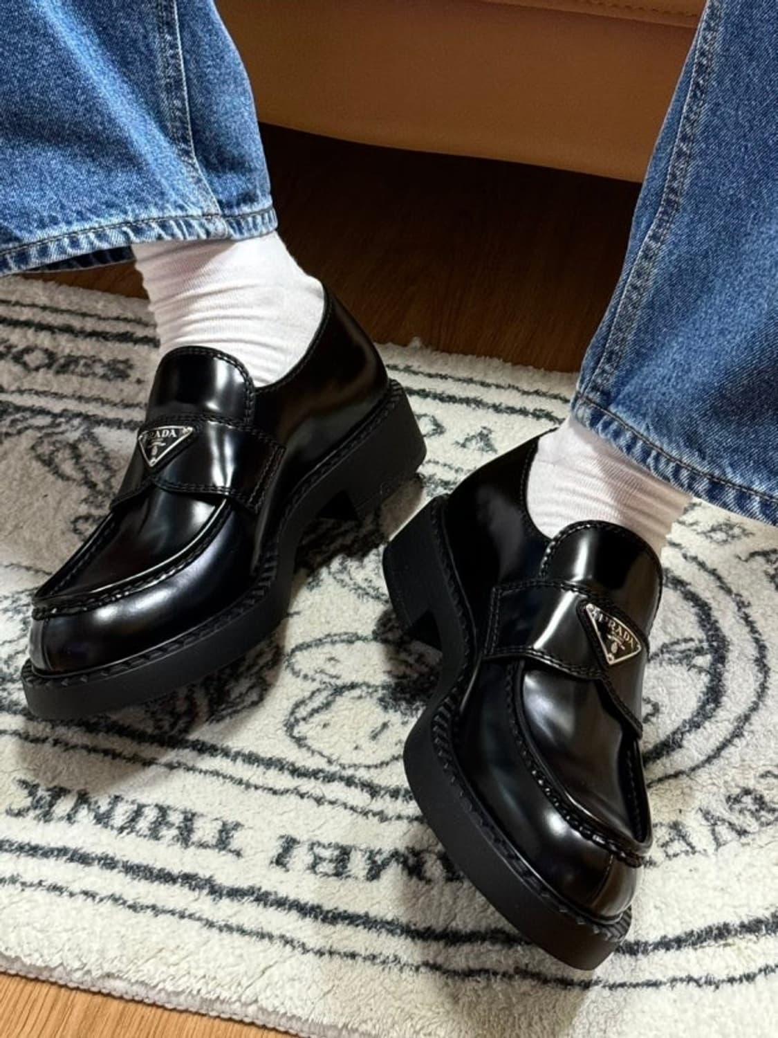 프라다 브러시드 가죽 로퍼 블랙(240사이즈) 상품이미지8