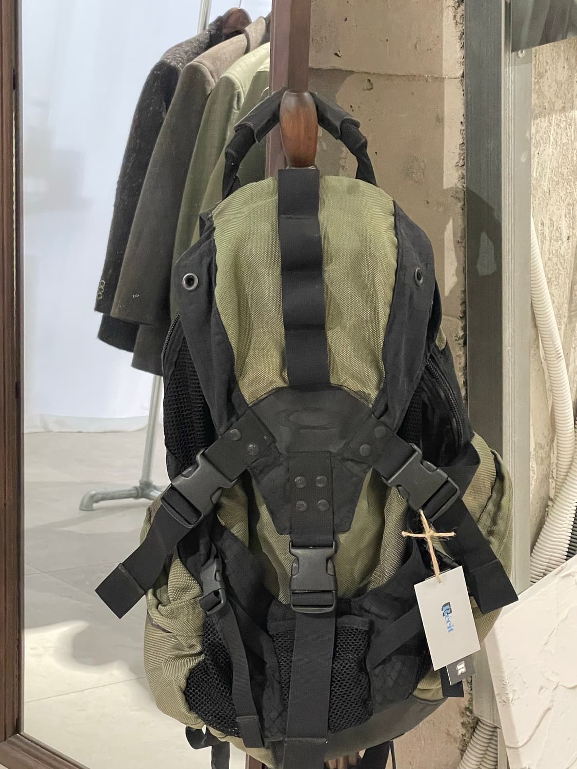 oakley 오클리 카키 백팩 상품이미지2