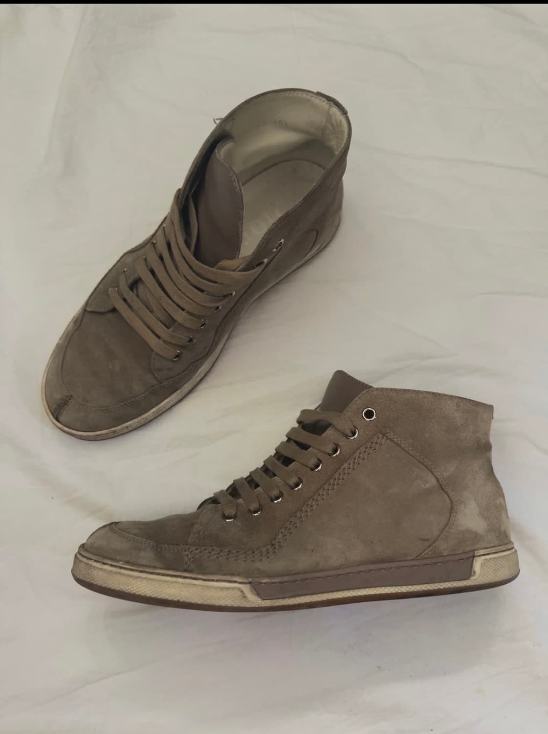 디올 옴므 스웨이드 미드탑 스니커즈 상품이미지1