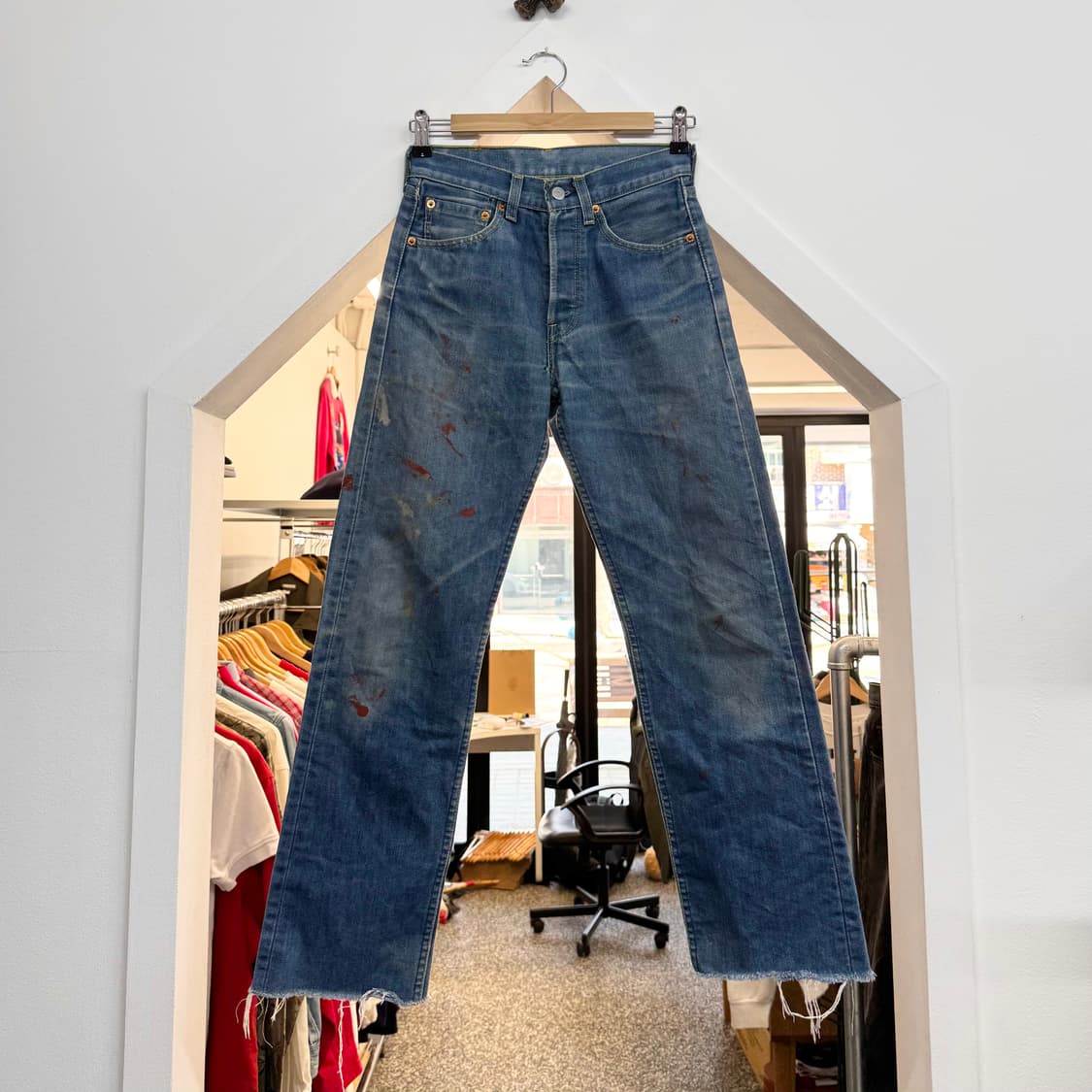 리바이스 501 데미지 워싱 스트레이트 진 (26)   상품이미지1