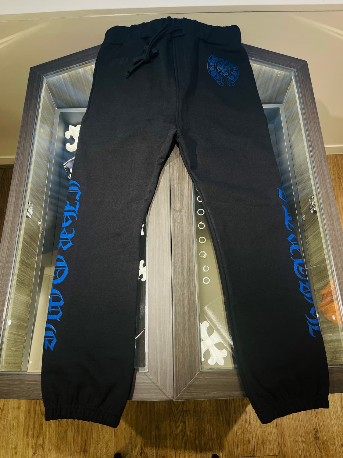 크롬하츠 홀슈스 스웻팬츠 M 블랙/블루 상품이미지1