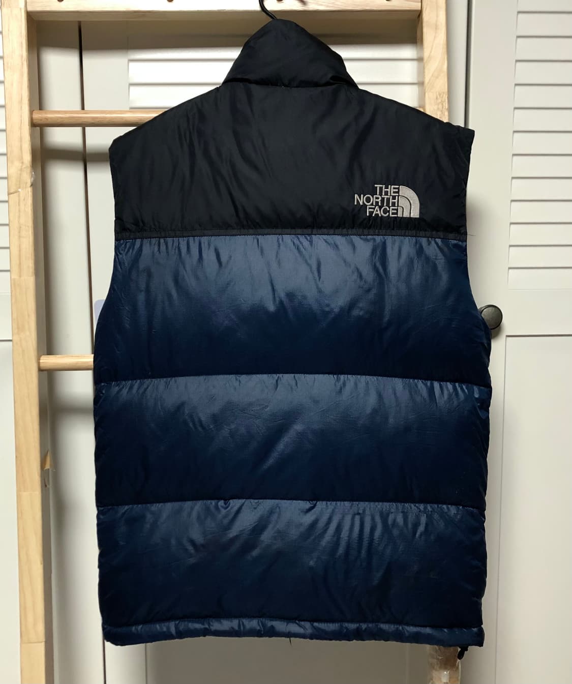 노스페이스 패딩조끼 눕시 700 딥네이비 상품이미지3
