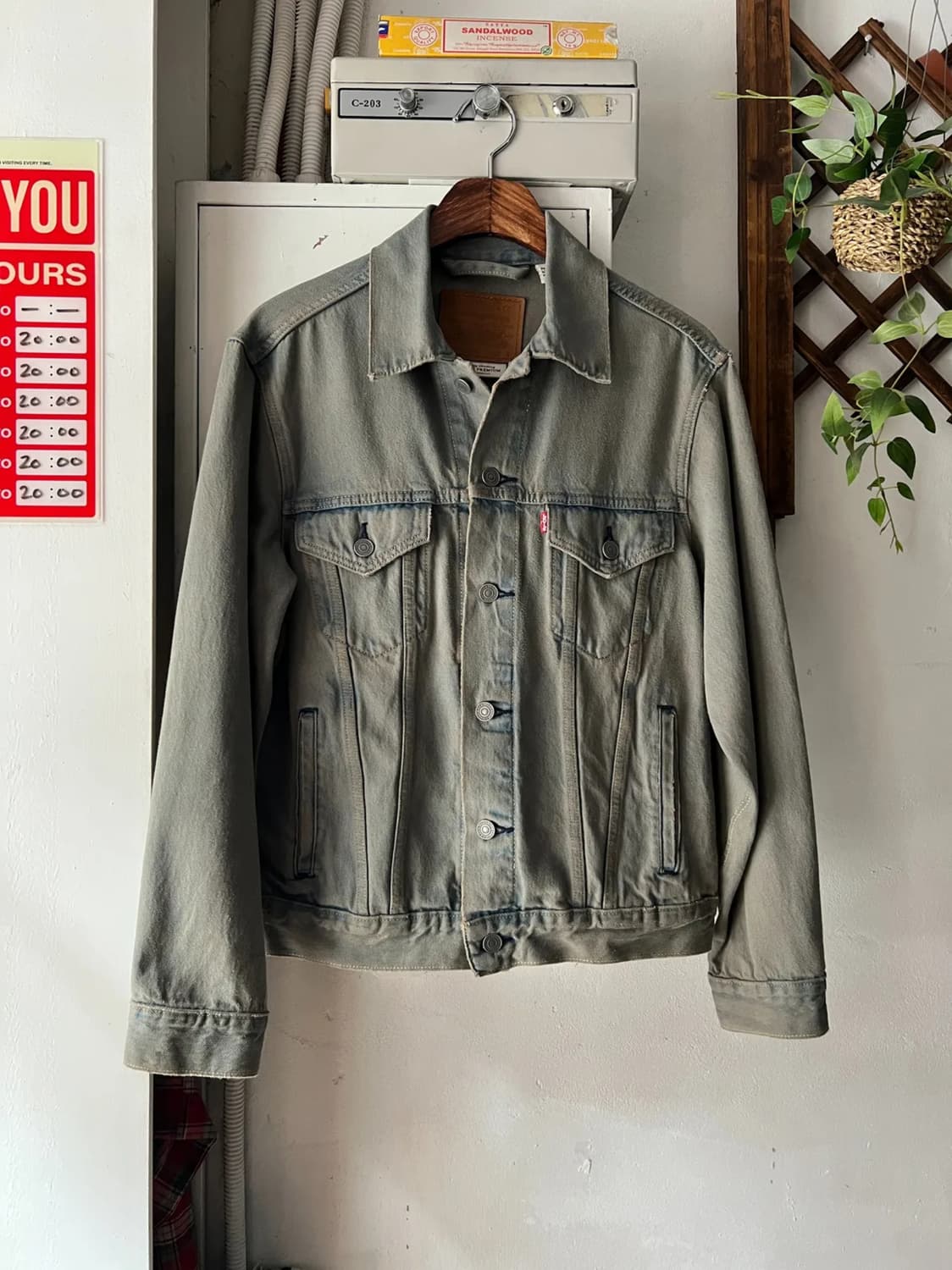 [S]리바이스 그레이 워싱 데님 트러커 자켓 상품이미지1