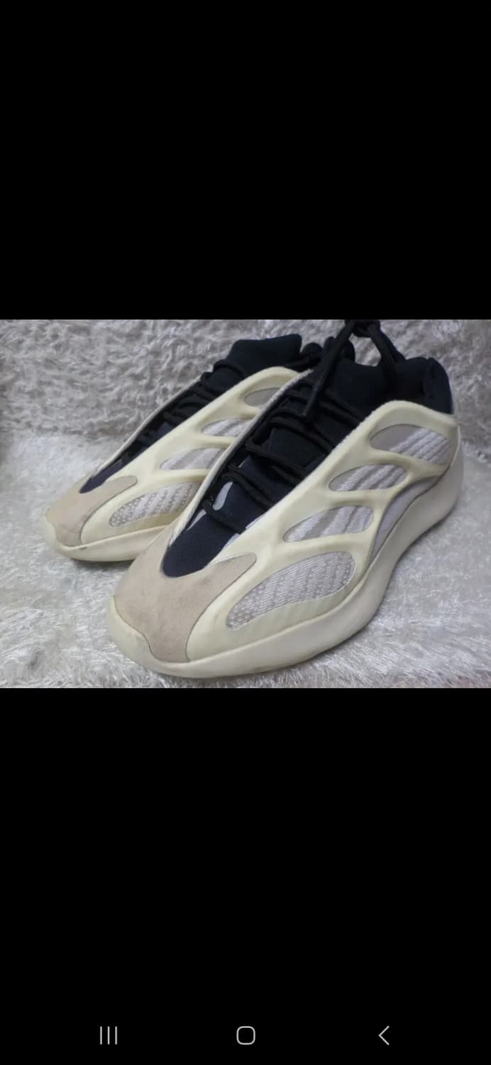 아디다스 이지부스트 700 아자엘  상품이미지2