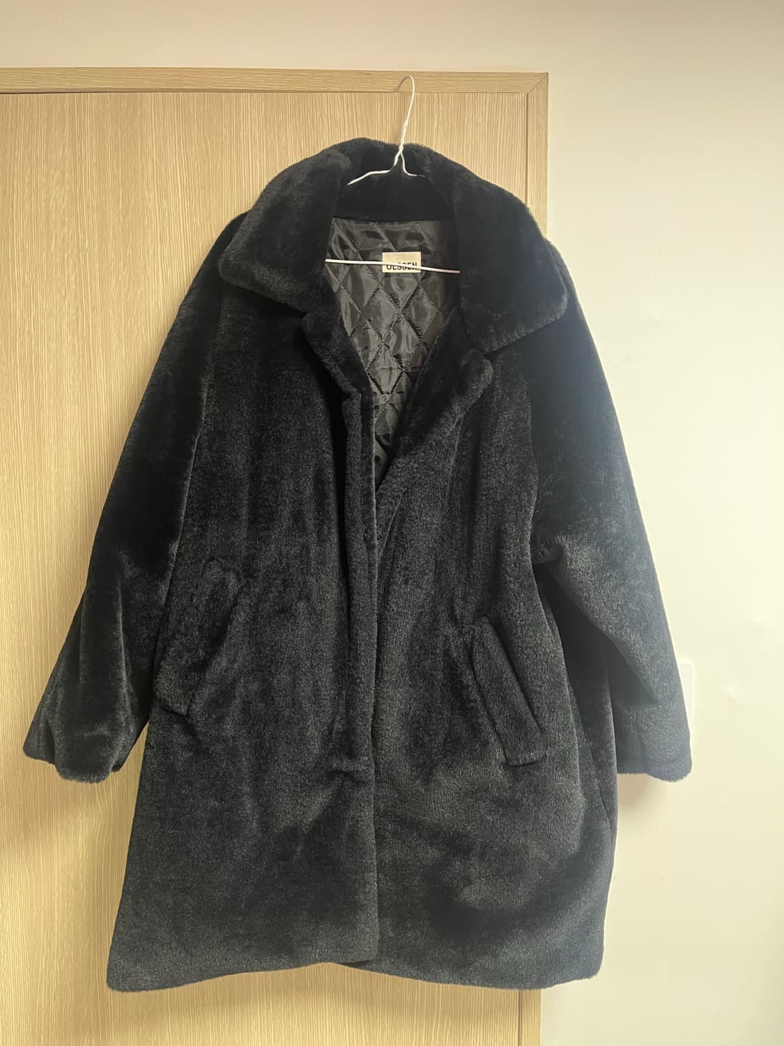 (OLSSEN) BLACK FUR COAT 올슨 퍼 코트 상품이미지3