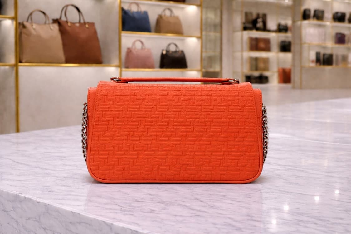 [A급] 펜디 바게트 백 미디엄 판매합니다!!! 상품이미지2