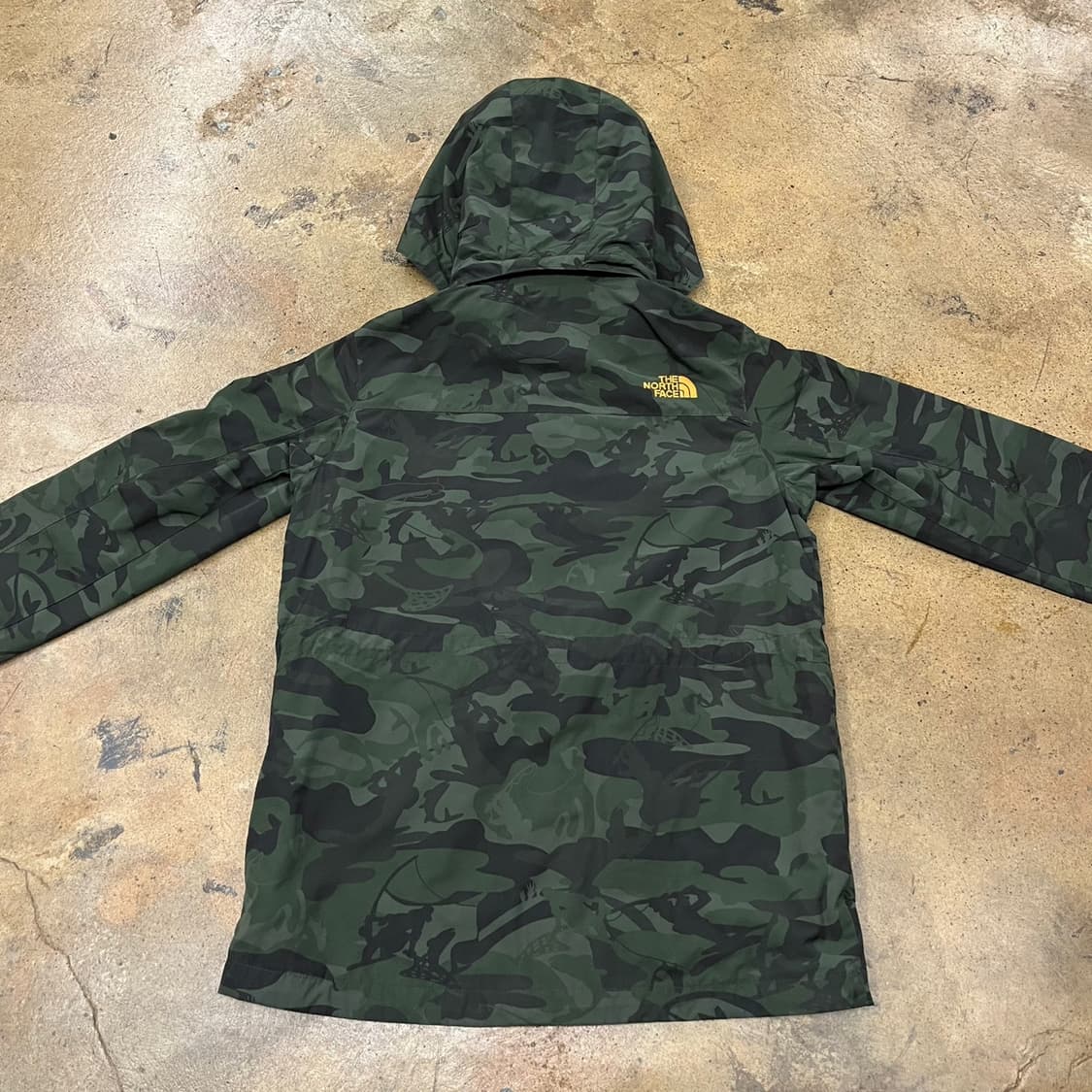 [정품/150] 노스페이스 카모 패턴 바람막이 후드 자켓 b16 상품이미지4