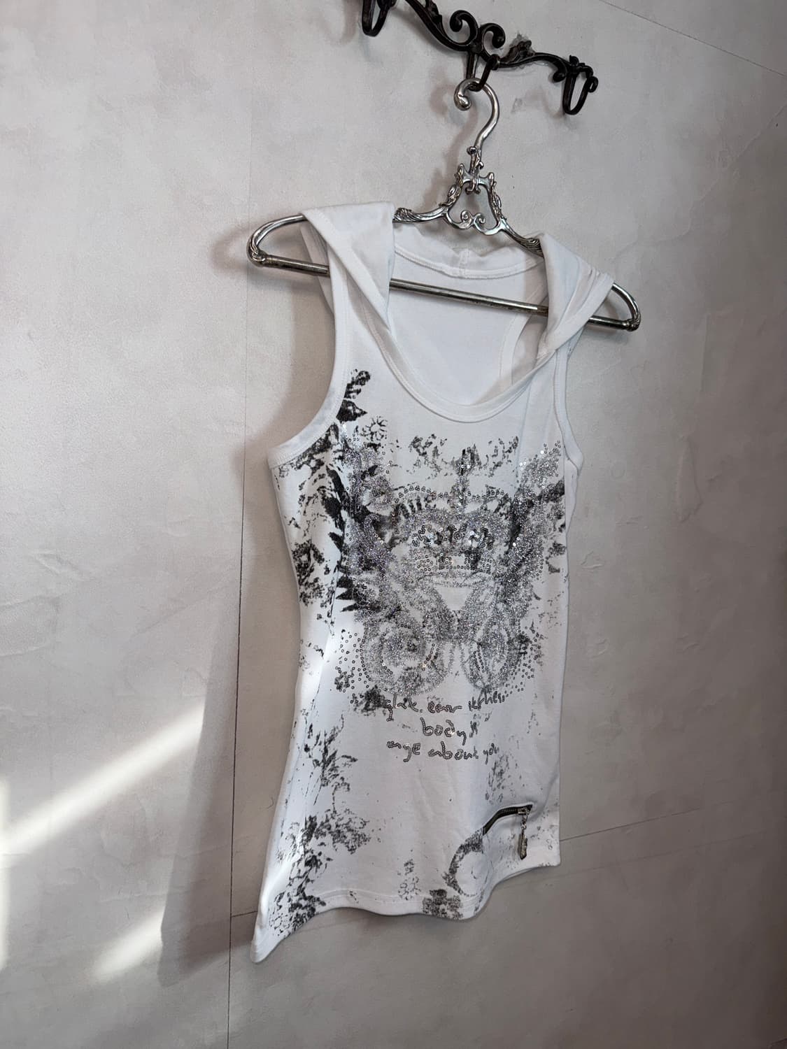 White y2k lettering graphic hood 슬리브리스 상품이미지3