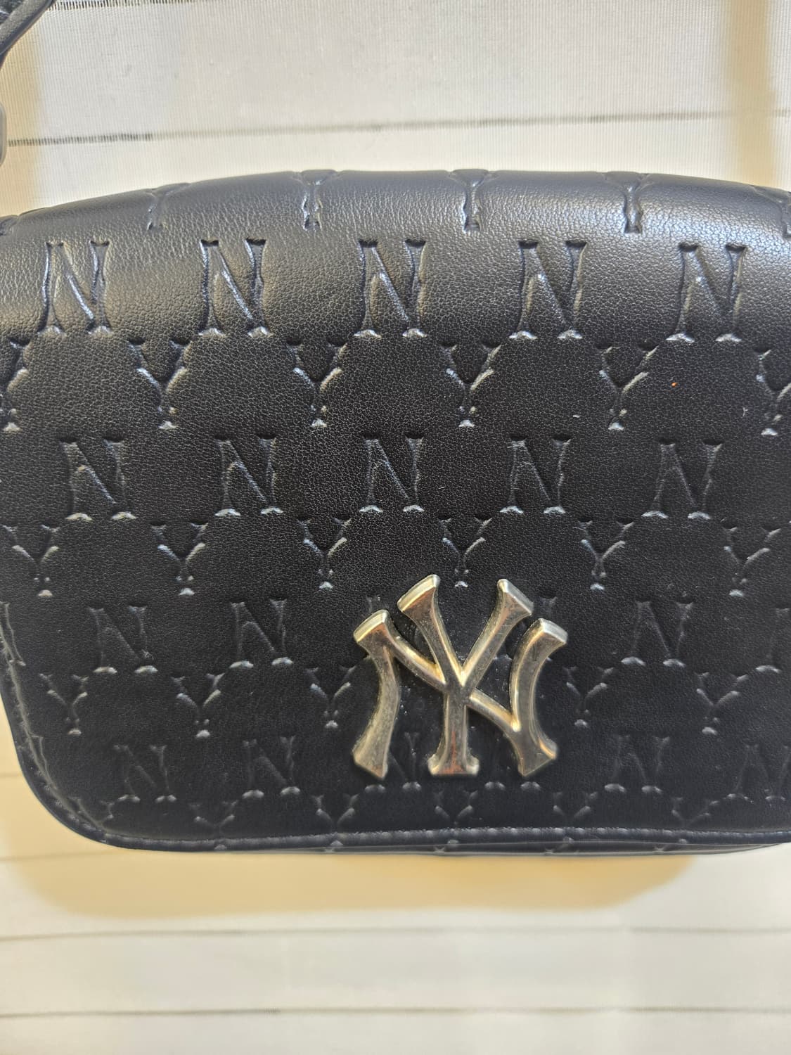 MLB NY 로고 블랙 크로스백 상품이미지3