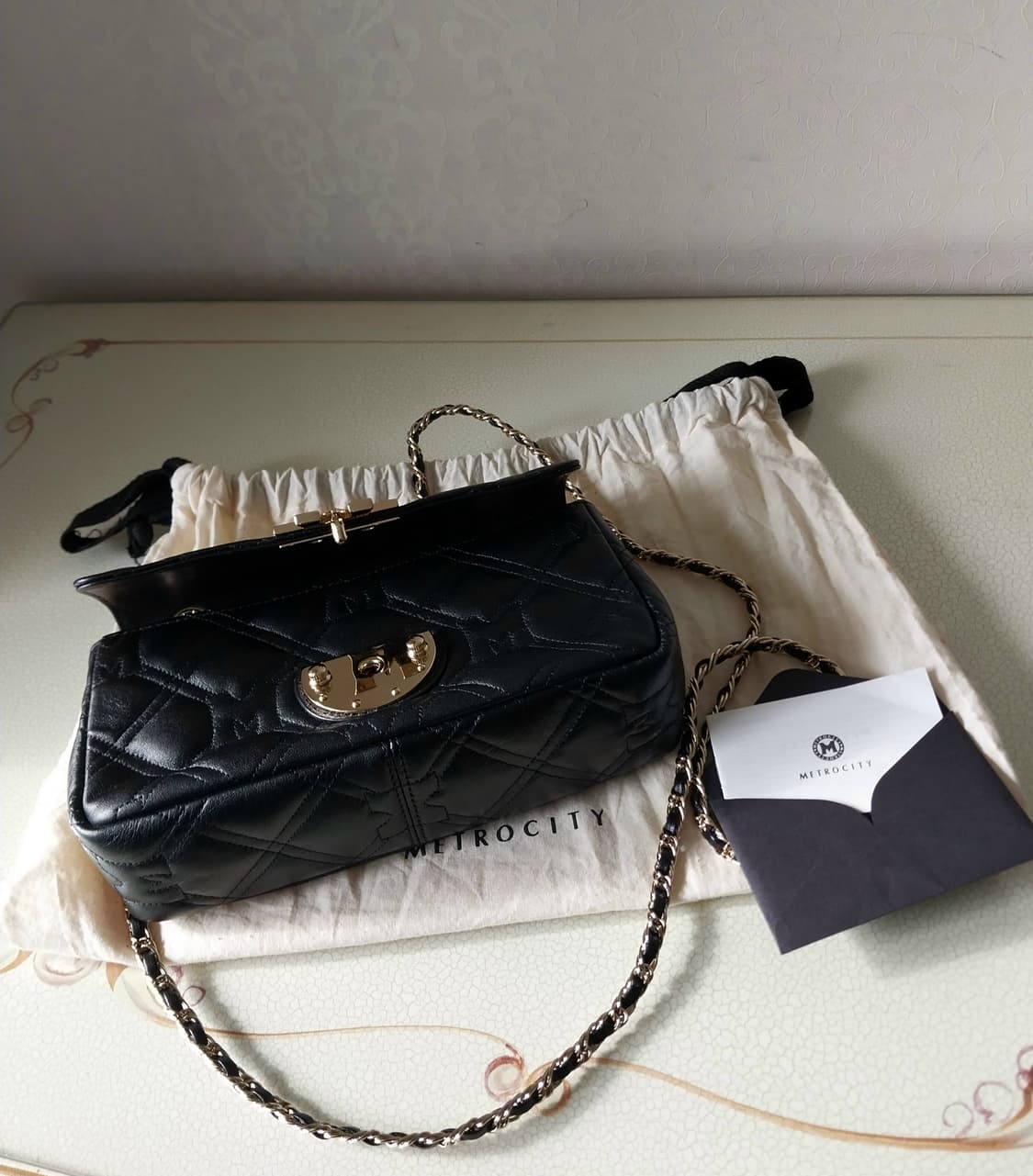 메트로시티 퀄팅 미니백. 상품이미지5