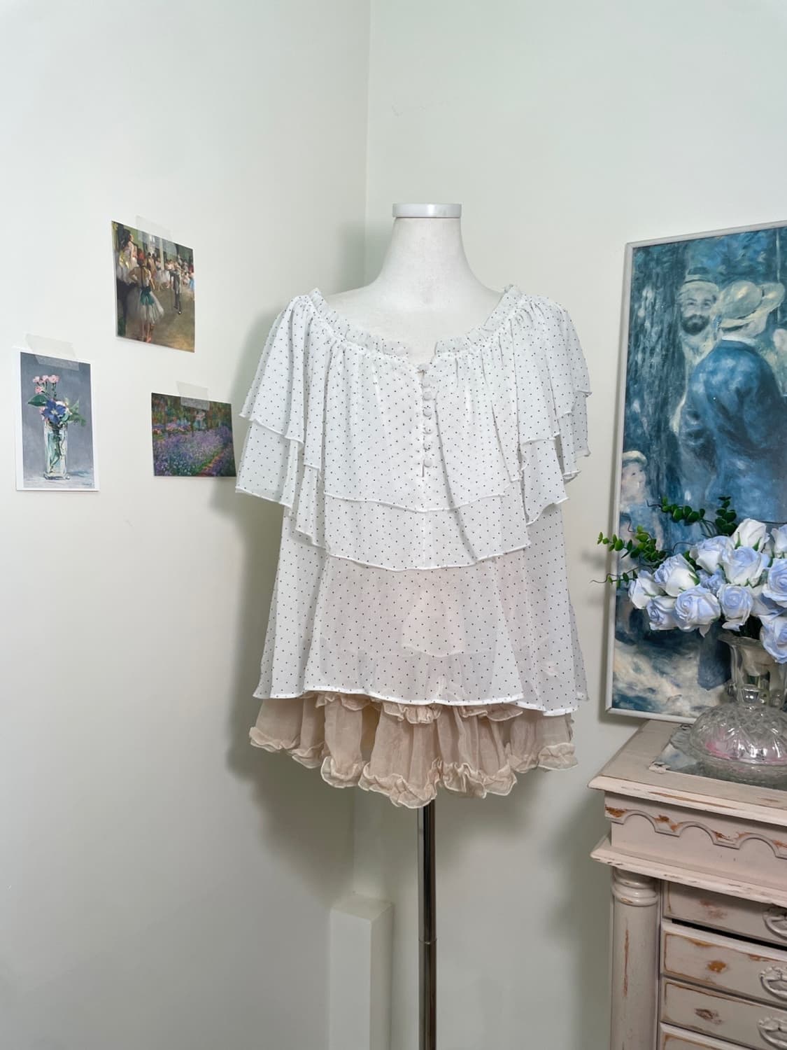 white dot ruffle button blouse 상품이미지1