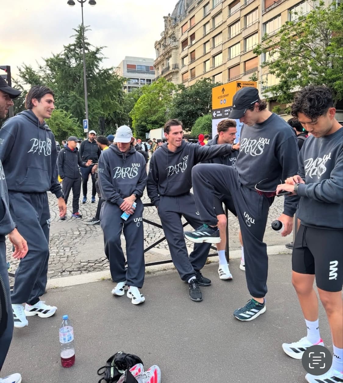 UVU 파리 크루넥 맨투맨 잉크블루 상품이미지2