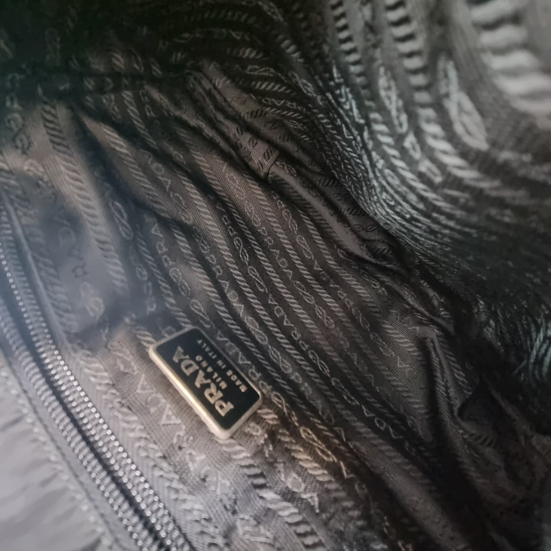 프라다 나일론 메신저백 크로스백 남녀공용 (상급, 개런티카드, 주우재백) 상품이미지8