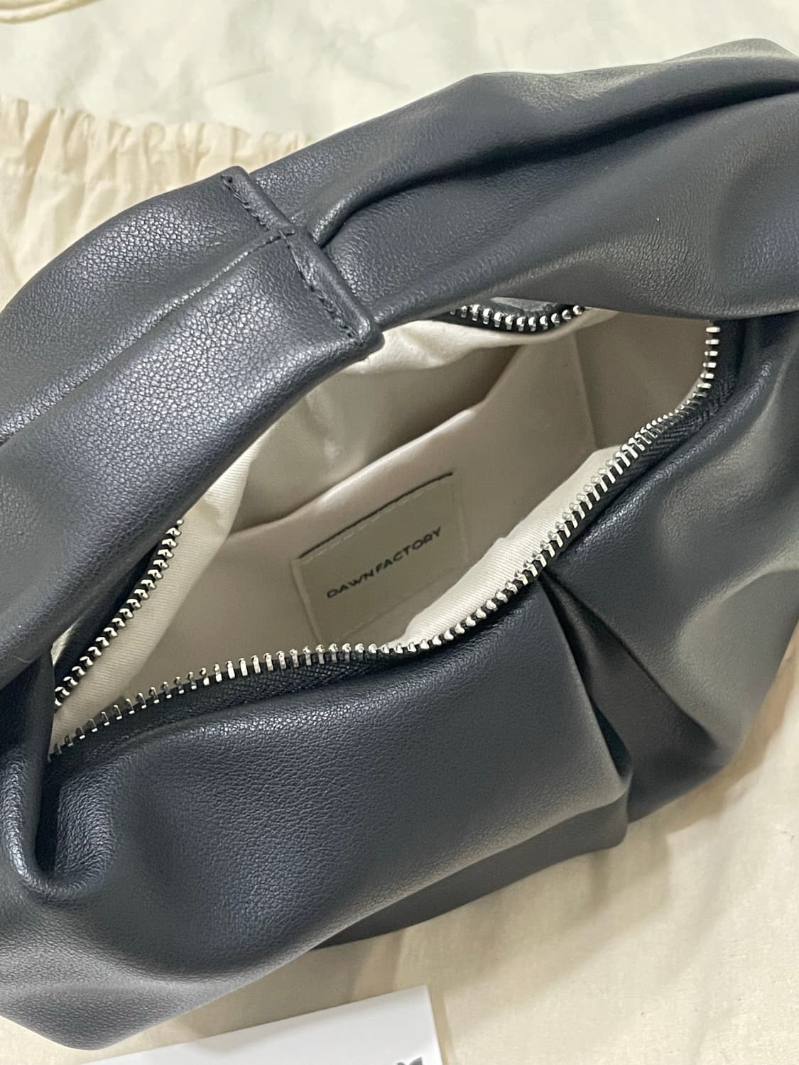 던팩토리 러빈백 스몰 블랙 상품이미지2