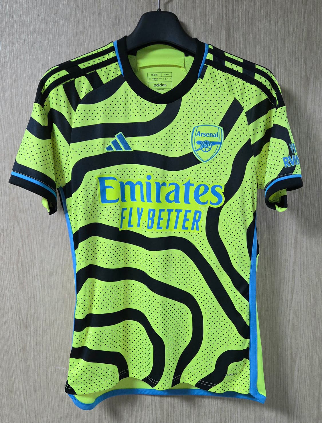 (착샷) 아스날 유니폼 져지 23-24 시즌 어웨이  상품이미지1