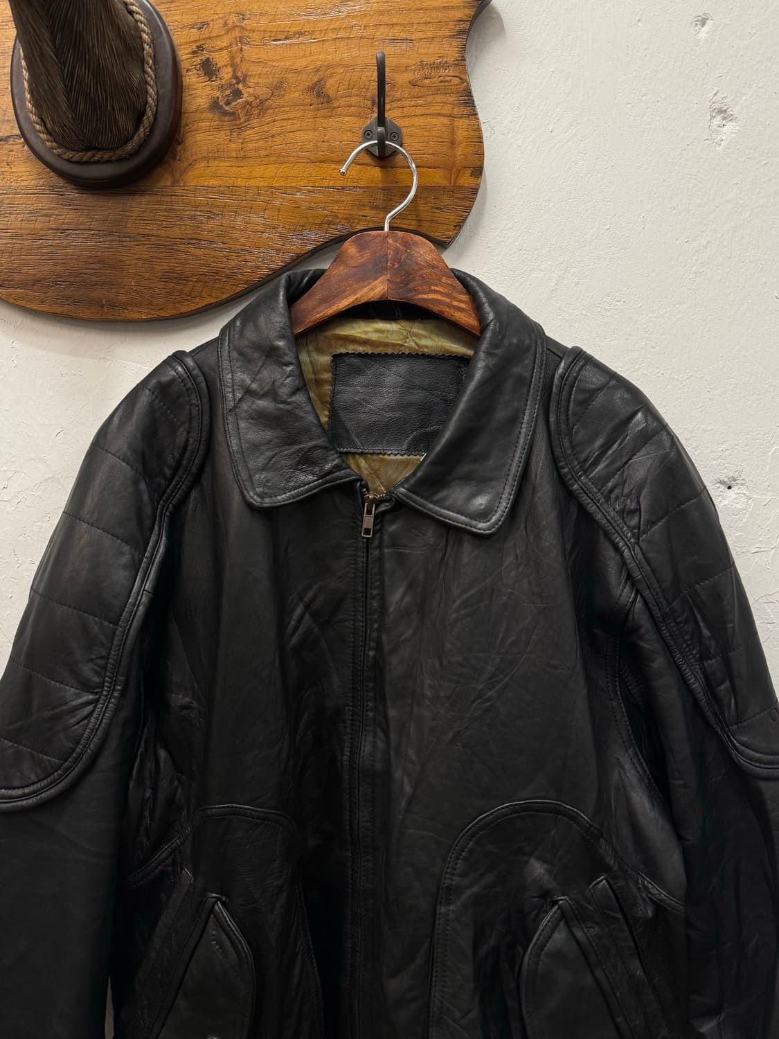 L) Sheepskin Padded Leather Bomber Jacke 상품이미지1