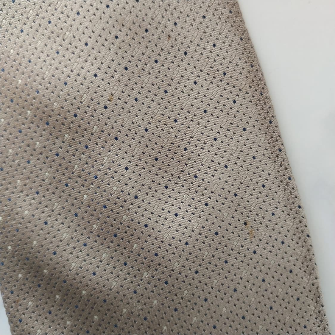 캘빈클라인 실크 마이크로 패턴 넥타이 9.8cm A등급 K1548
 상품이미지8