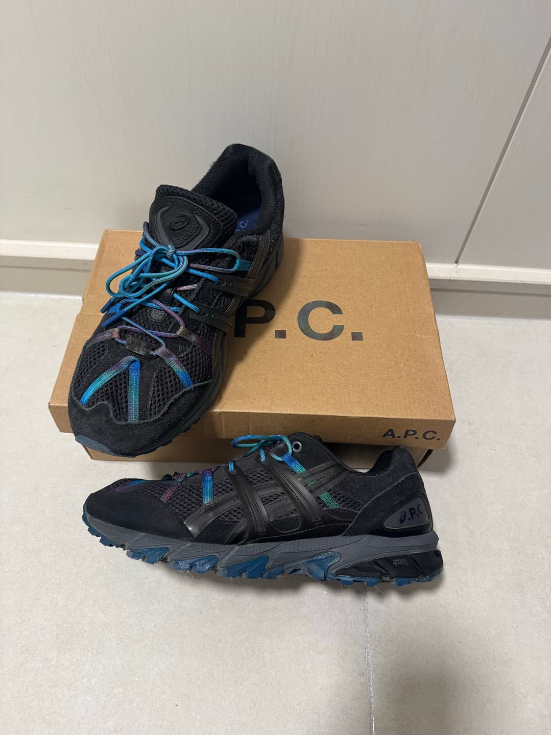 아식스 x 아파쎄 asic x apc 젤소노마 블랙 판매합니다.  상품이미지3