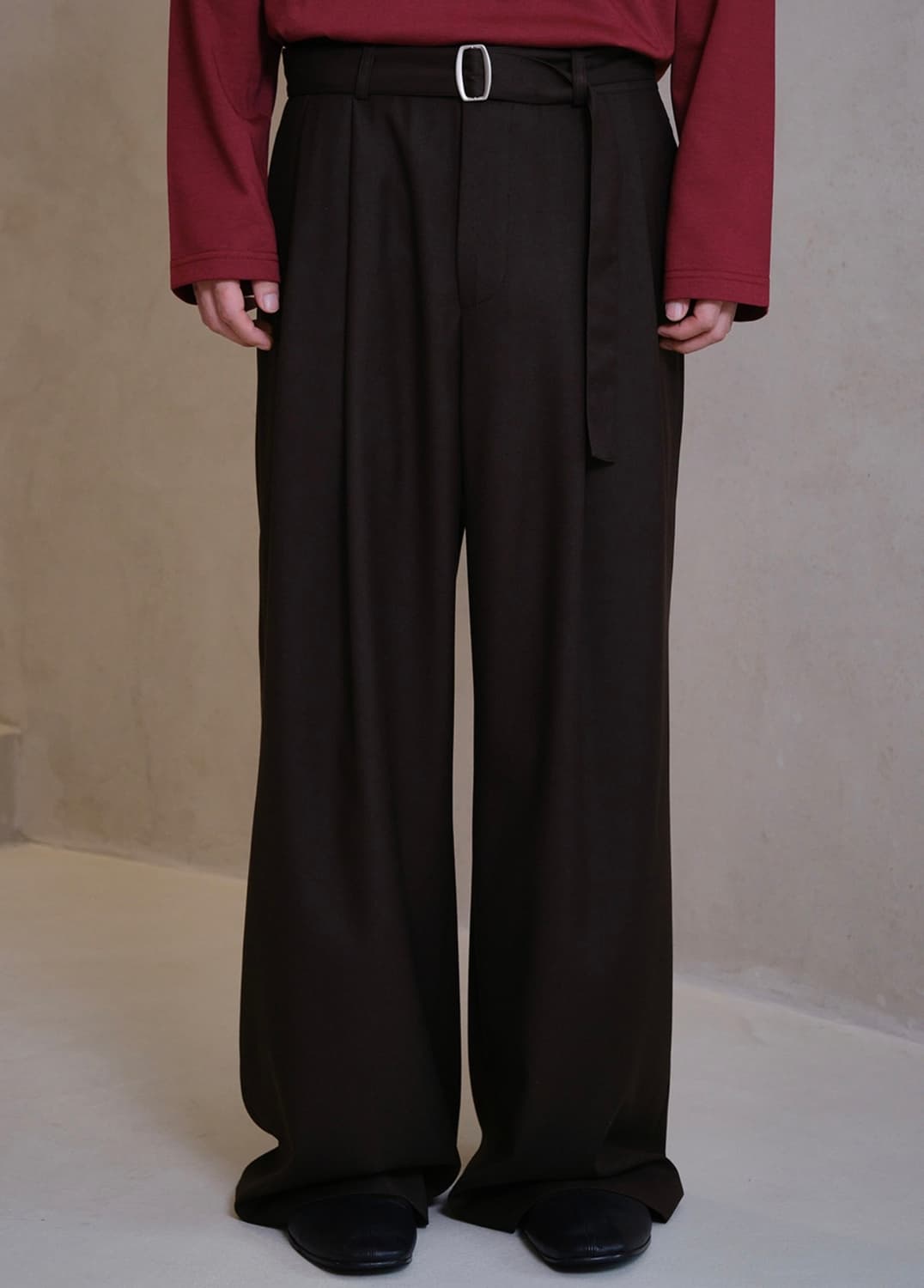 다이브인 LOOSED BELTED WIDE SLACKS BROWN 1 상품이미지1