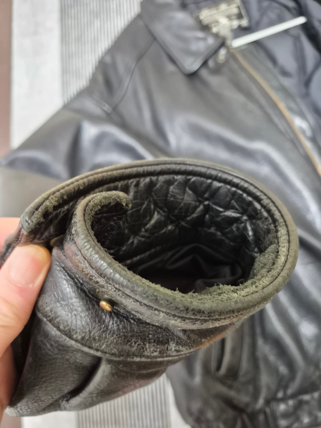 00's 에디바우어 구스다운 레더 봄버 자켓 상품이미지6