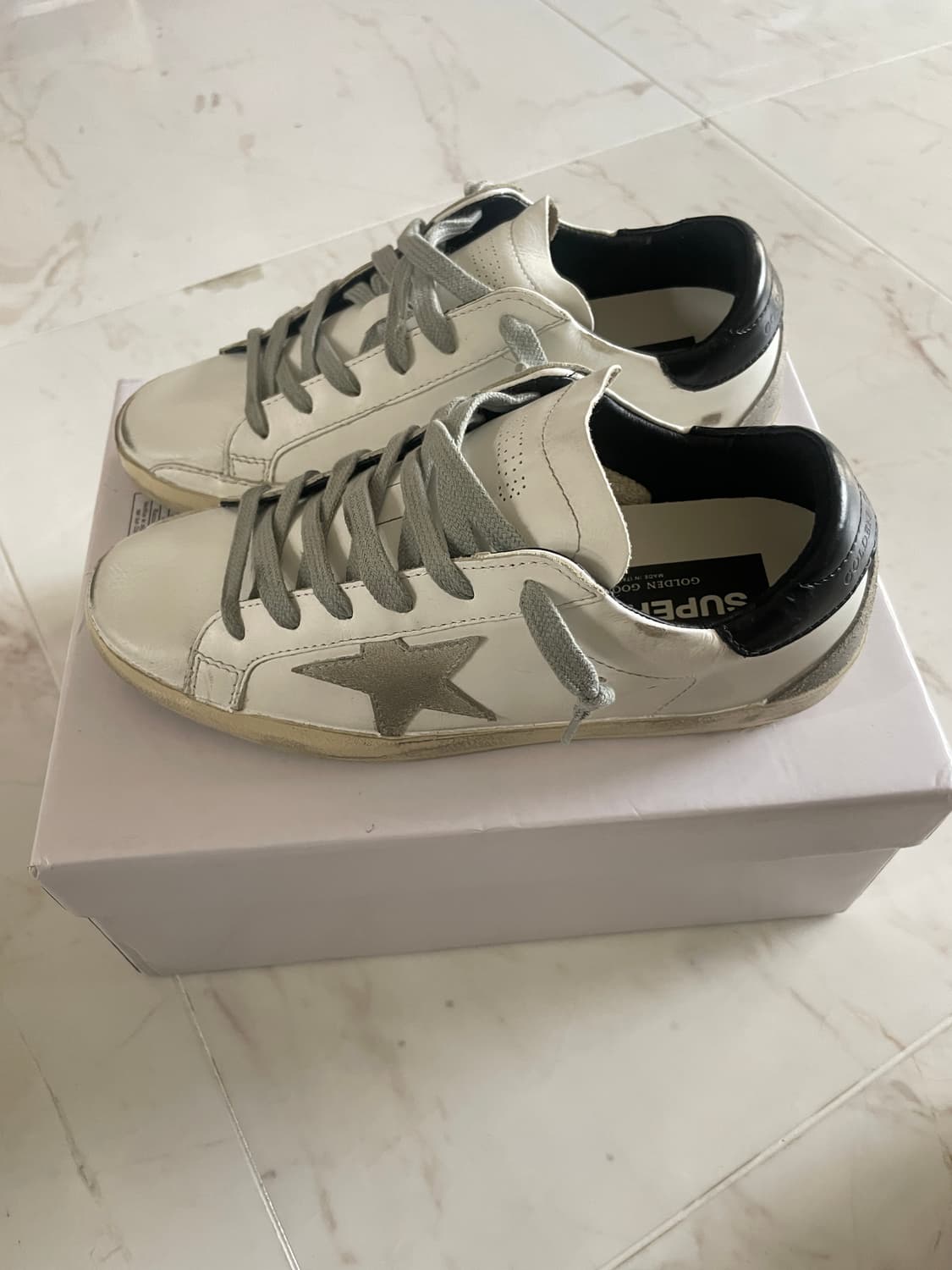 골든구스 슈퍼스타 화이트 블랙탭  37(새제품)미사용품 상품이미지1