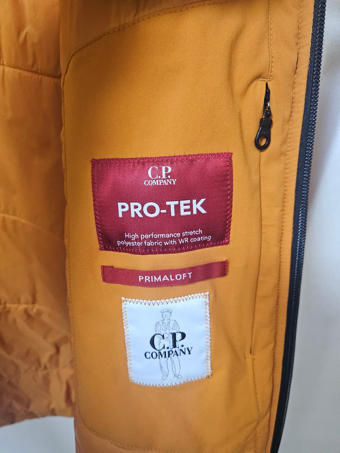 cp컴퍼니 경량패딩 50사이즈(105) 상품이미지5