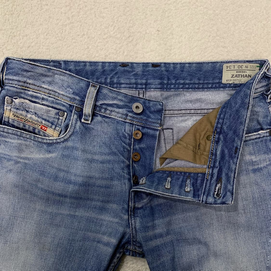 [30,33] 디젤 ZATHAN 디스트레스드 데님팬츠 상품이미지4