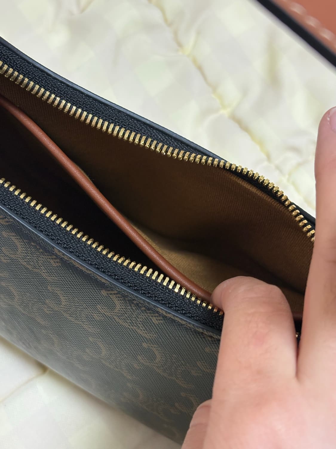 셀린느 아바백 상품이미지7