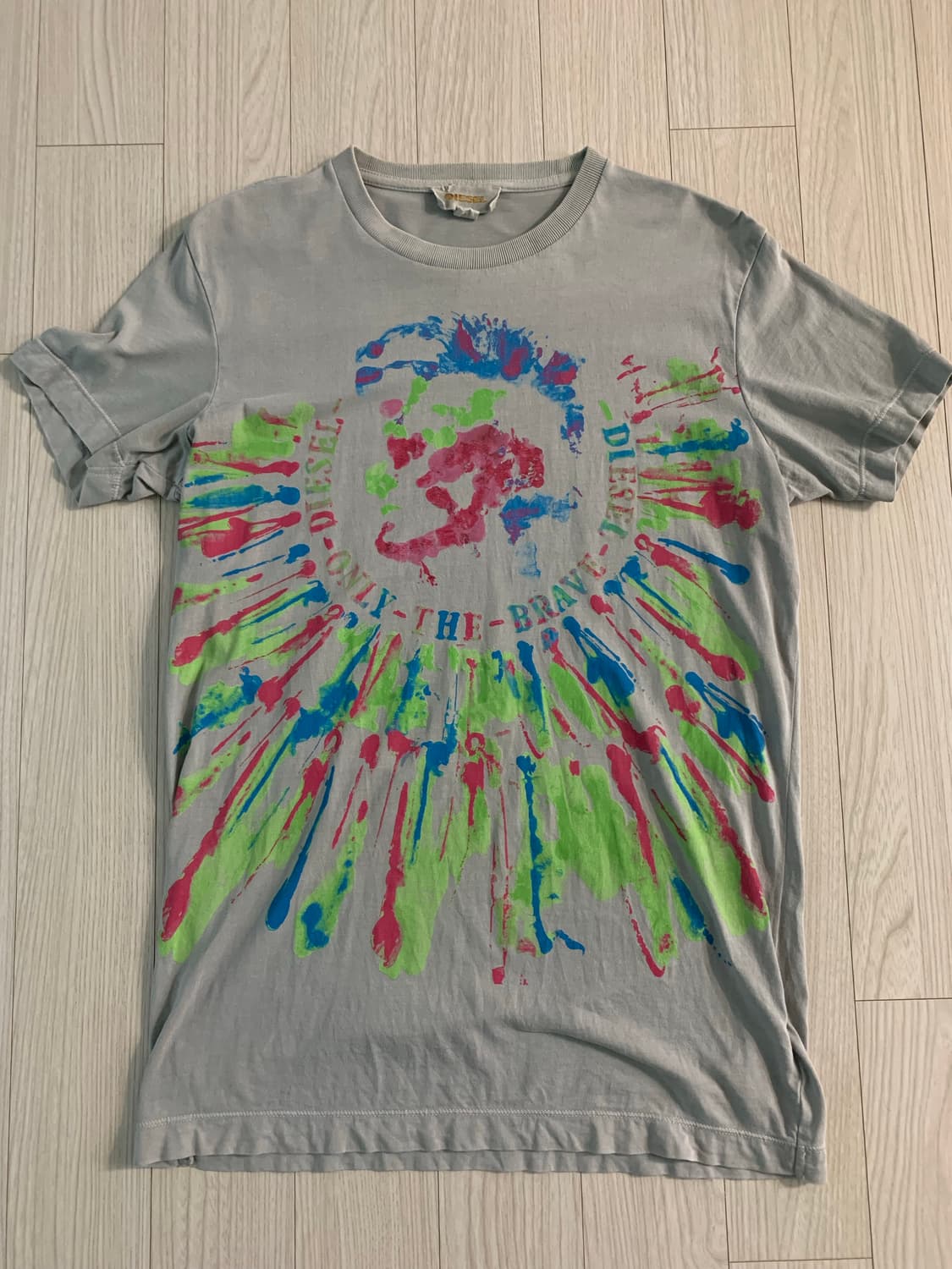 디젤 페인팅 반팔 티셔츠 그레이 상품이미지1