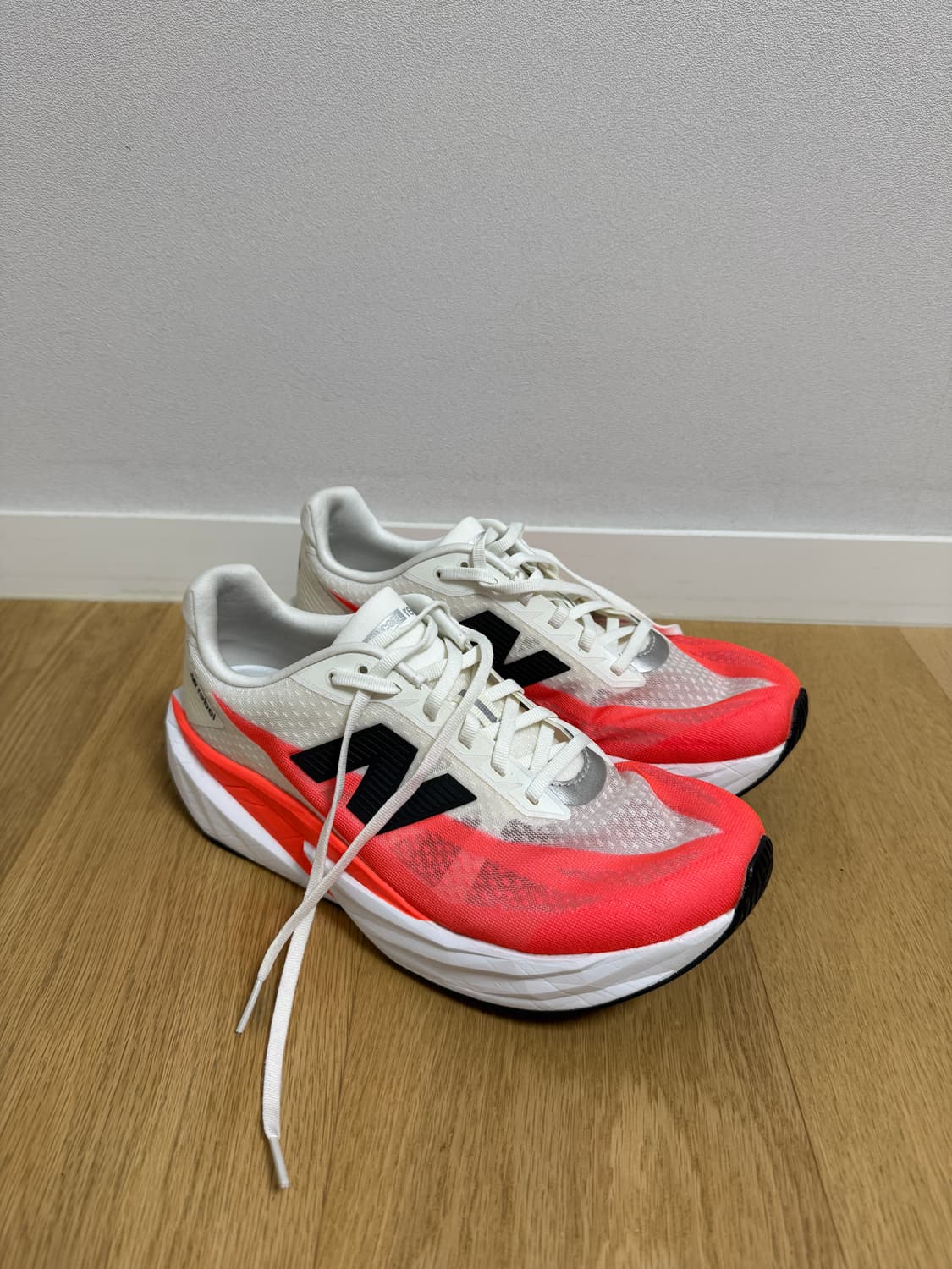 뉴발란스 레벨v5 275 2E 상품이미지1