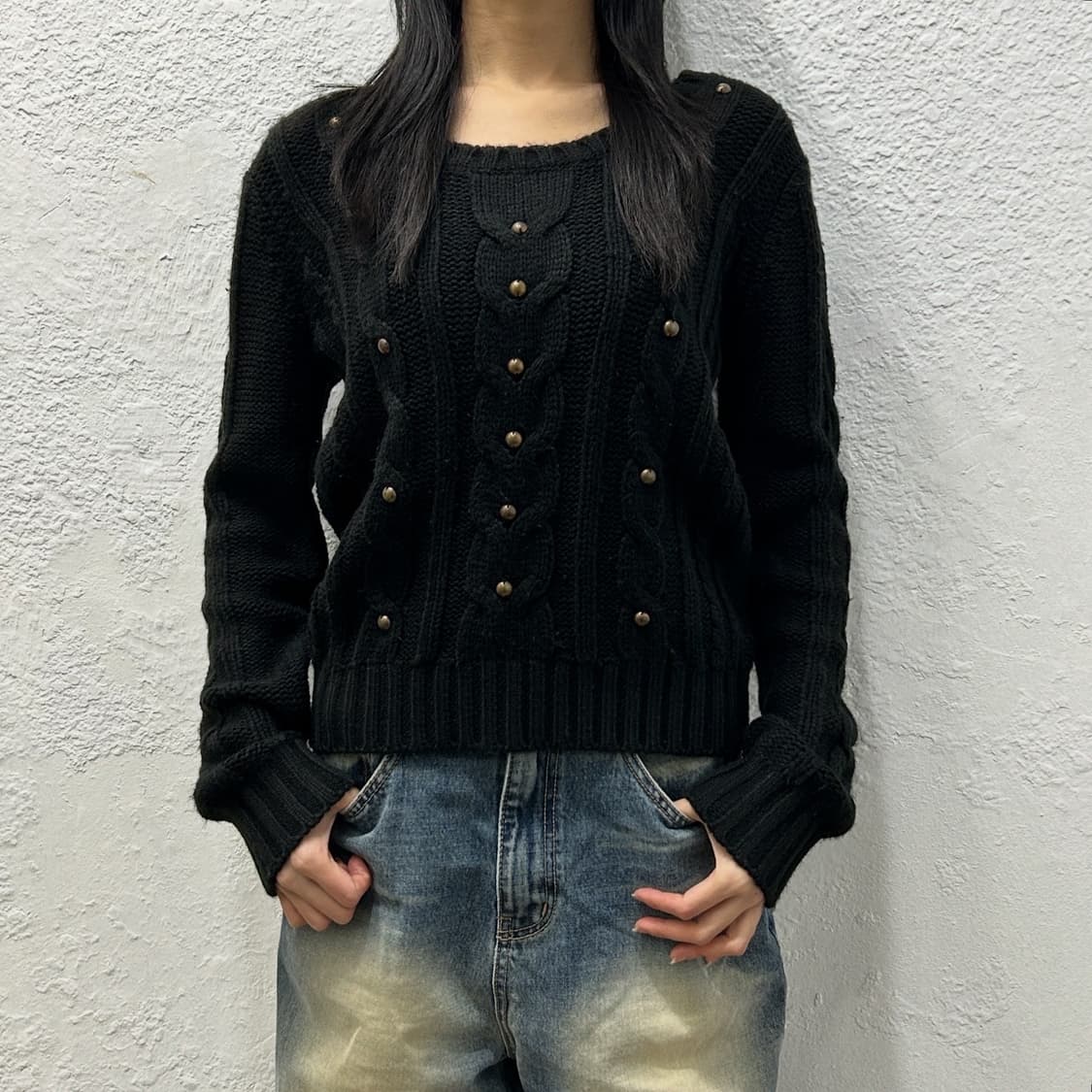 잉그니 블랙 스터드 케이블 니트  상품이미지2