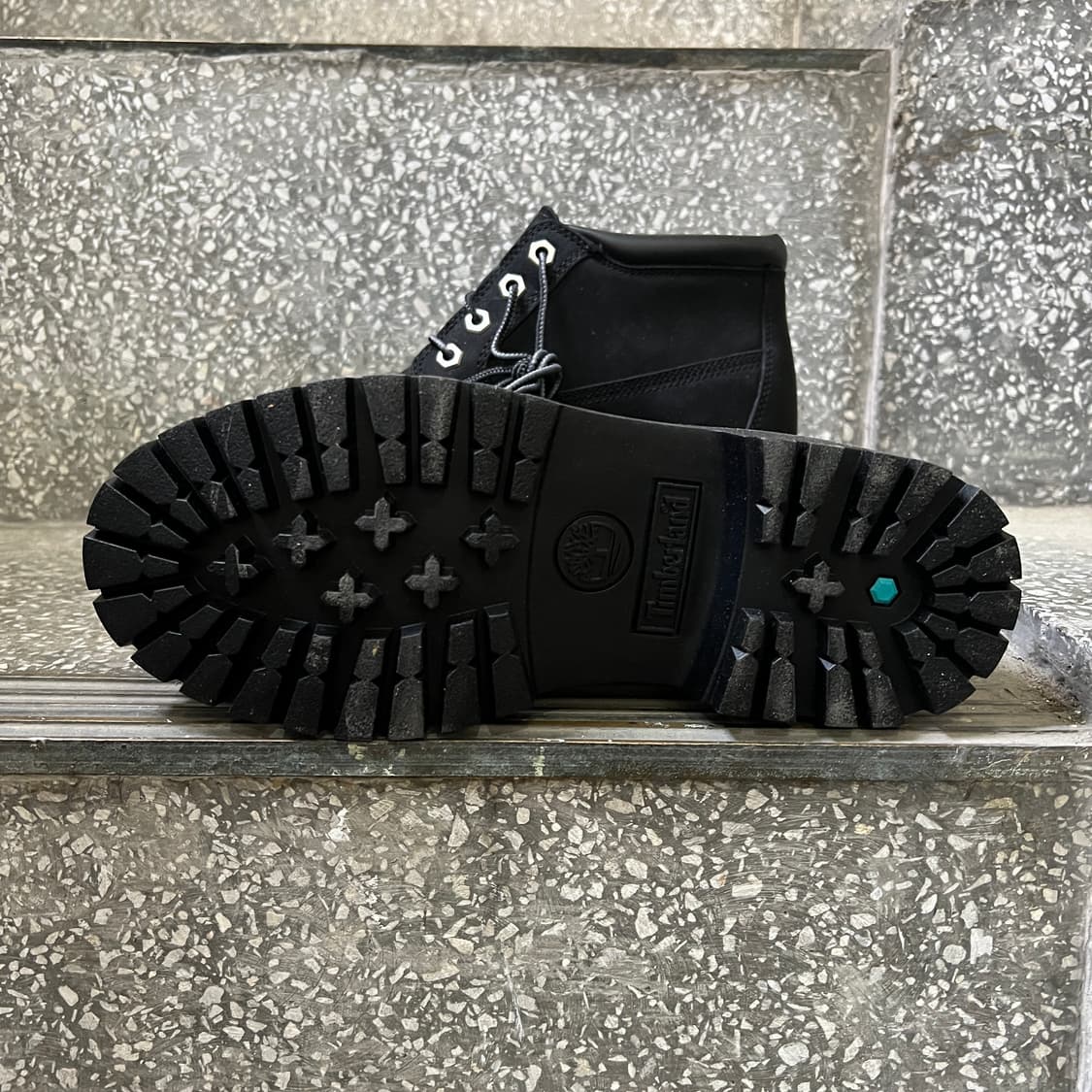 팀버랜드 스톤 스트리트 미드 플랫폼 워터프루프 추카 부츠 상품이미지6