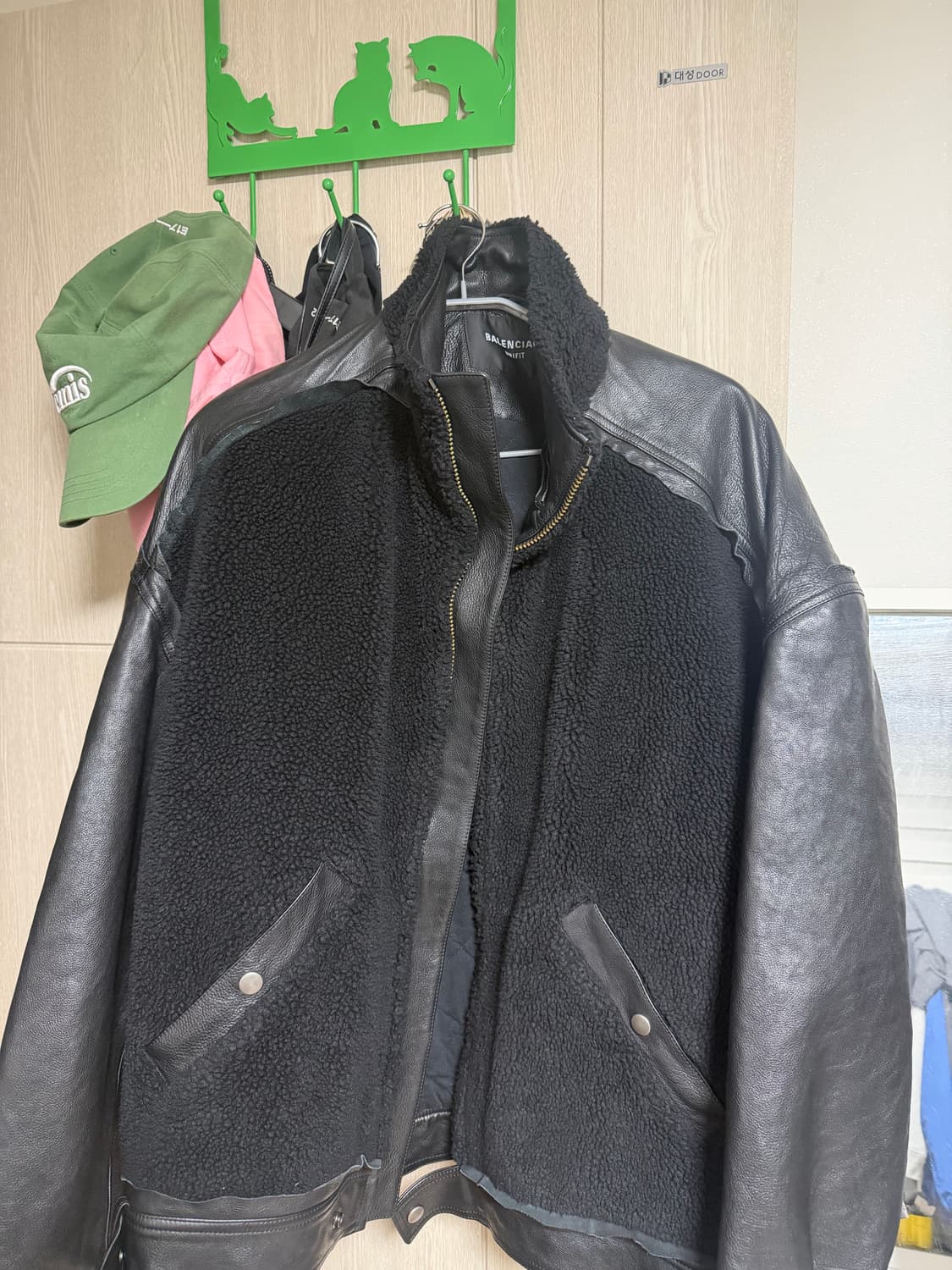 발렌시아가 1917 컬리지 레더 후드 판매합니다. 상품이미지6