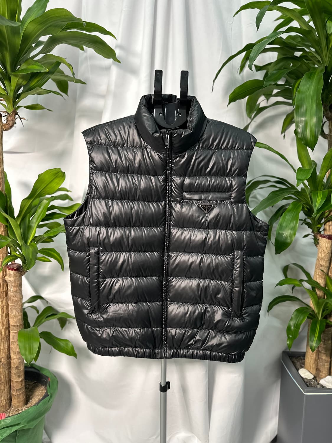 [정품] 프라다 리나일론 삼각로고 패딩조끼 SGH065 (54size) 상품이미지1