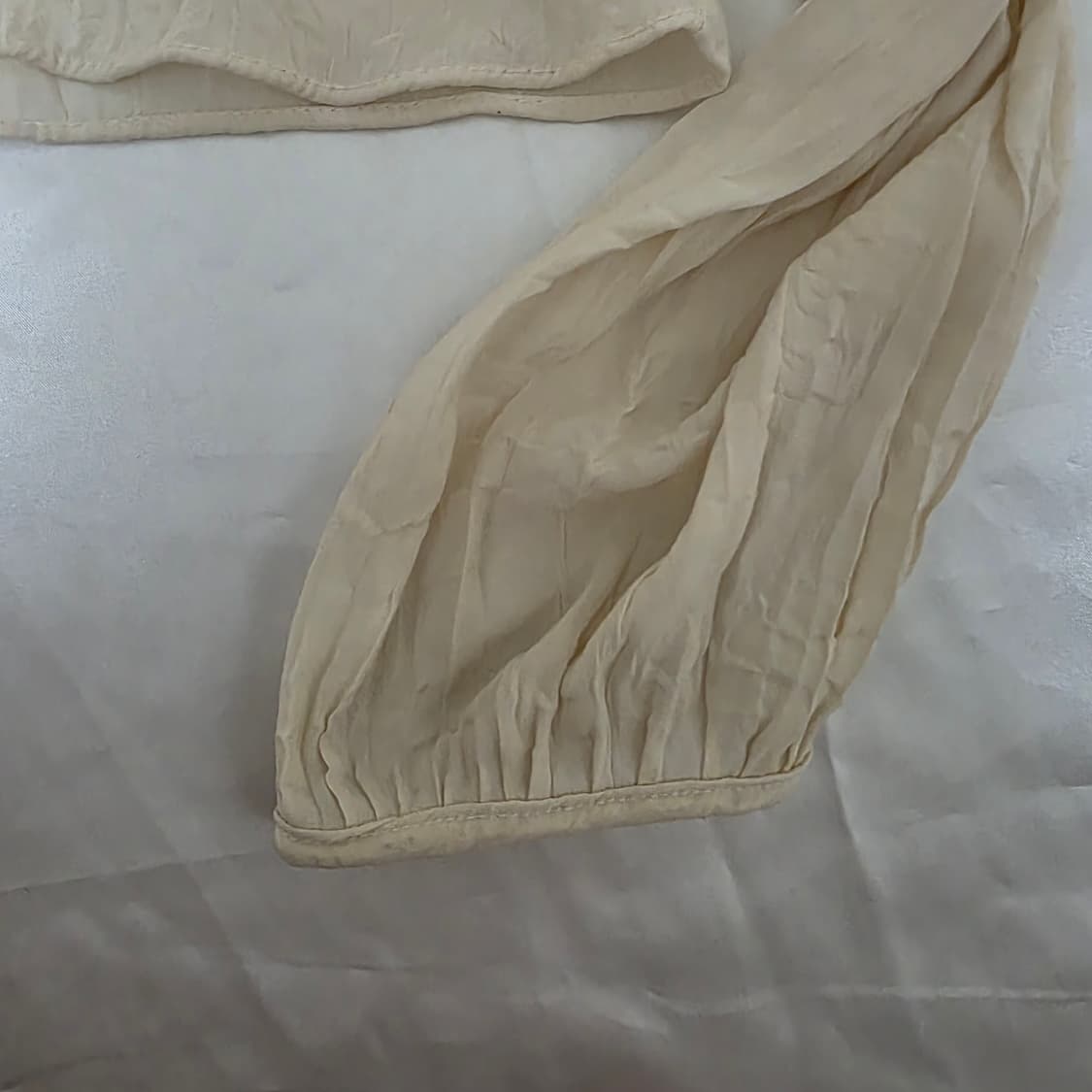 오네 크리즈 셔링 블라우스 crease shirring 페어리 상품이미지5