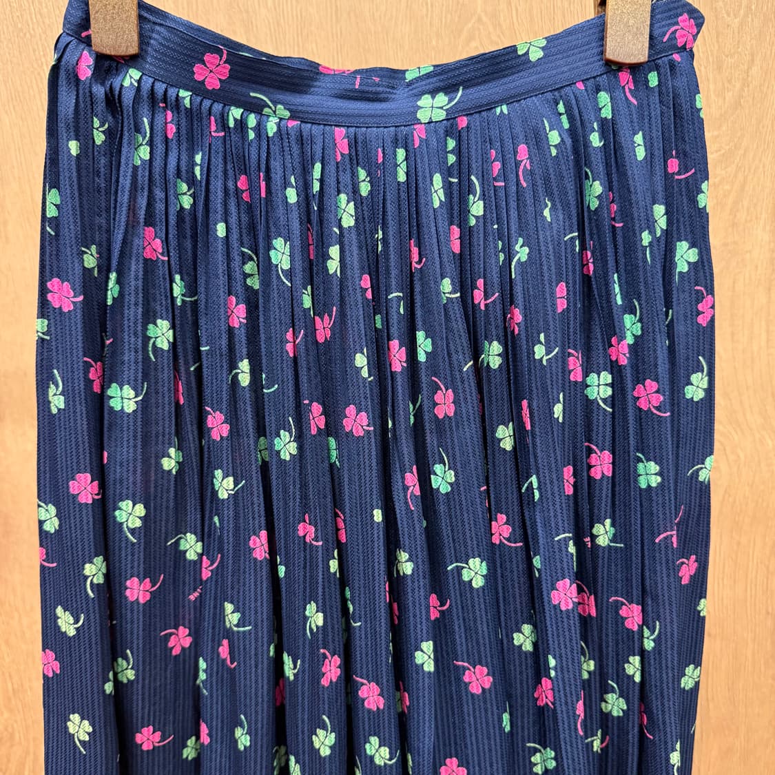 셀린느 밴딩 프렌치 플리츠 스커트 플라워 패턴 디테일 네이비 상품이미지4