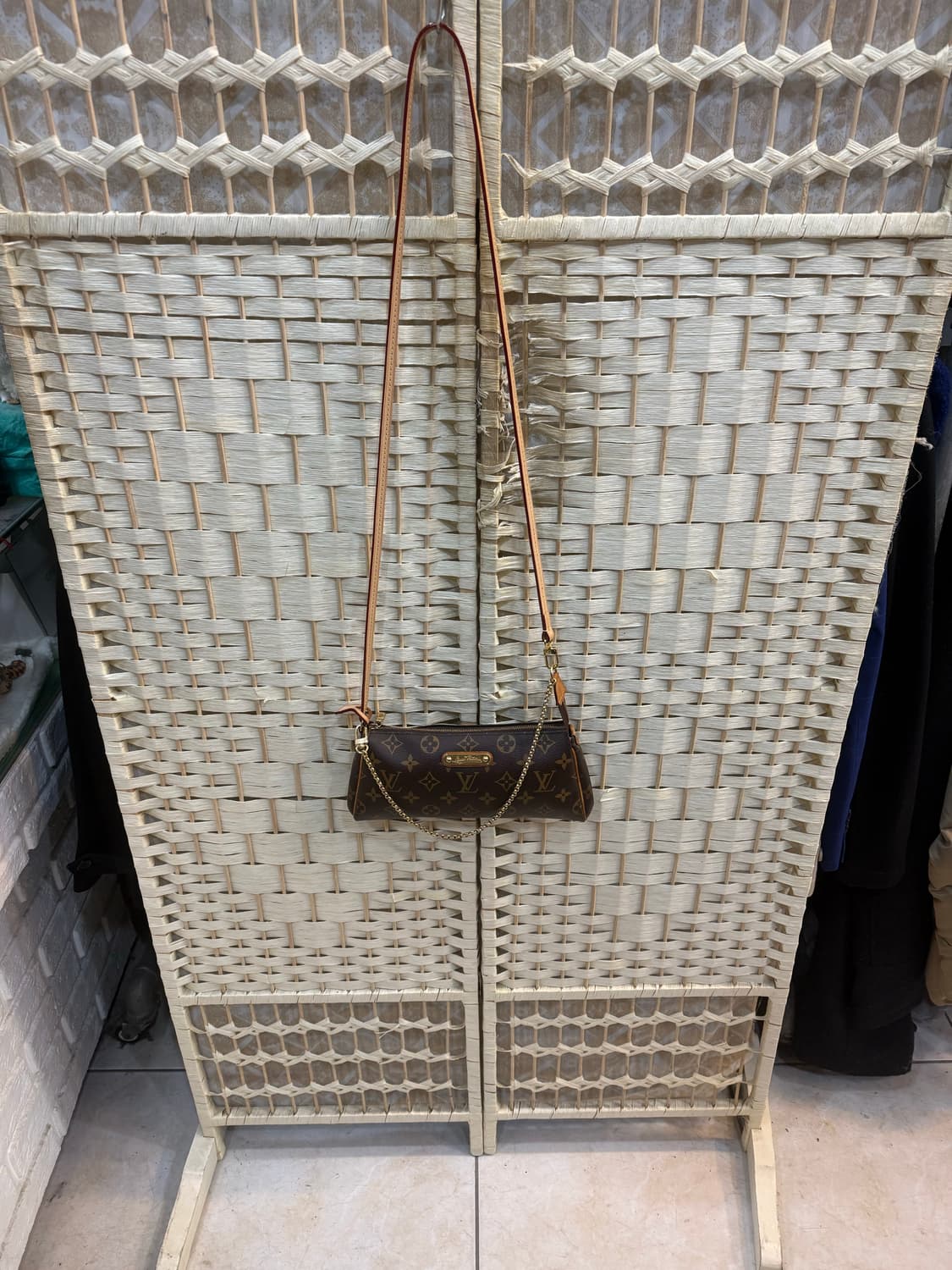 정품 루이비통 에바클러치 팝니다 상품이미지1