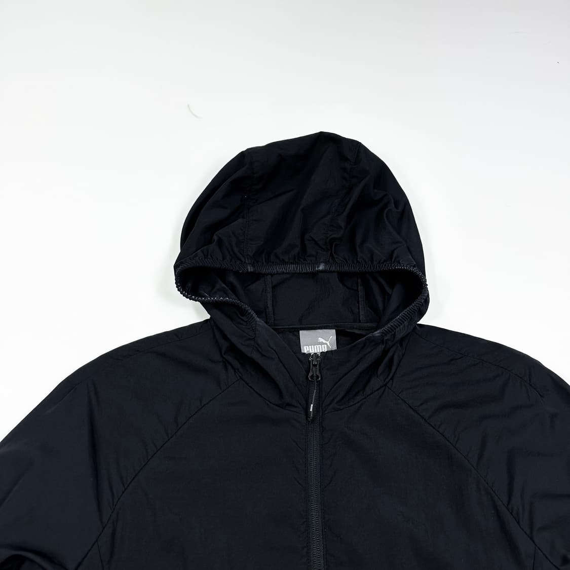 푸마 블랙 트레이닝 풀오버 바람막이 자켓 (M 여성추천) 상품이미지1