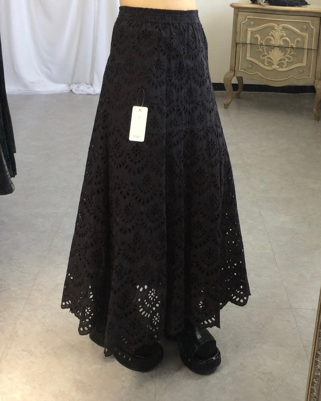 Punching pattern long skirt 상품이미지10