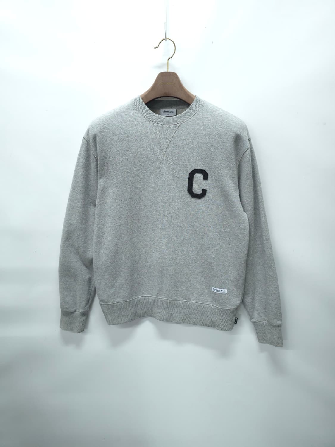 커버낫 남성 C패치로고 맨투맨 상품이미지1